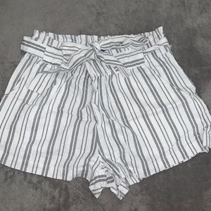 Cute stripped shorts